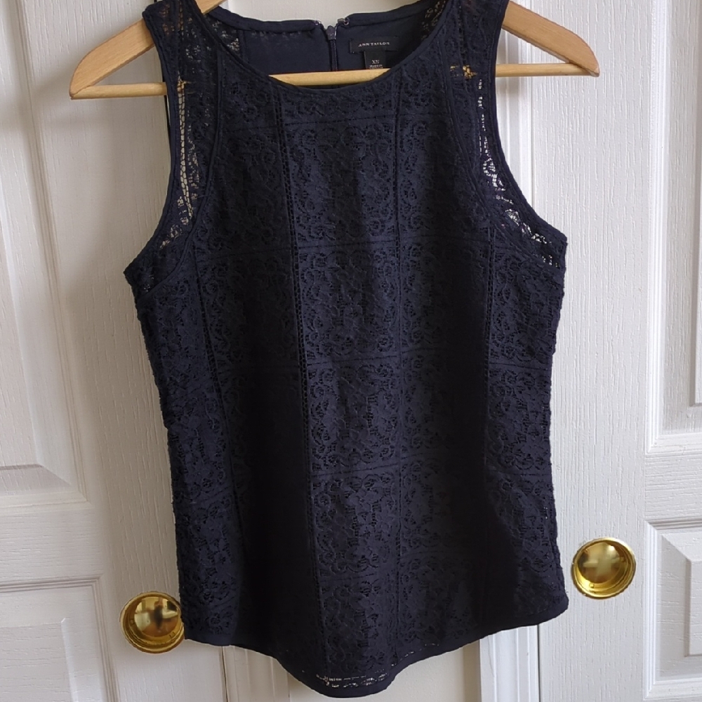 Elegant Navy Blue Lace Sleeveless Top